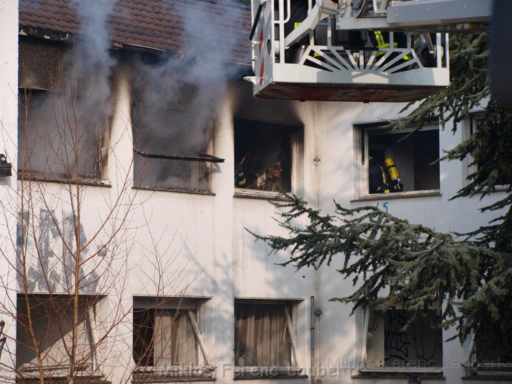 Feuer in leerstehenden Firmengebaeude Koeln Ostheim P45.JPG